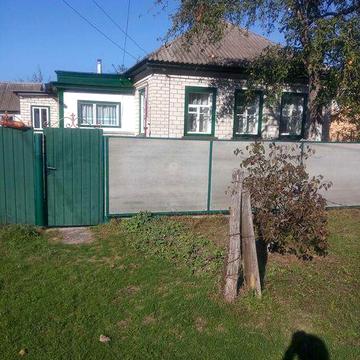 Продам житловий будинок біля міста Прилуки, Чернігівської області.