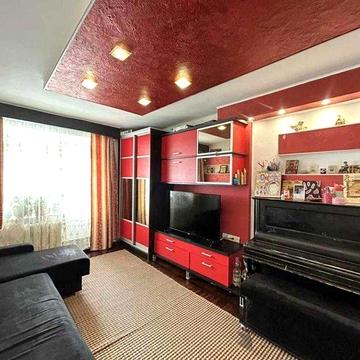 Продаю 2к квартиру неподалік міського озера