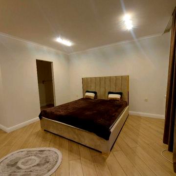 Сучасний будинок в оренду