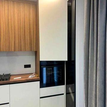 Оренда 2к квартира перша здача не подалік центру.