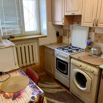 Продають 1 кім квартирy в рні Алмазний