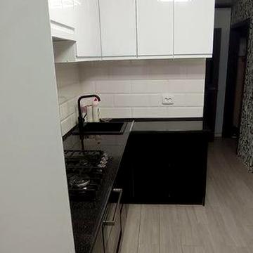 Продам 2-х комнатную квартиру на Юбилейной. 200- лет Кривому рогу 5.