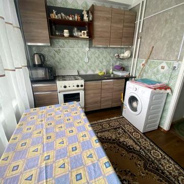 Здам двокімнатну квартиру в цетрі, вул.Героїв Крут( 12Квітня).