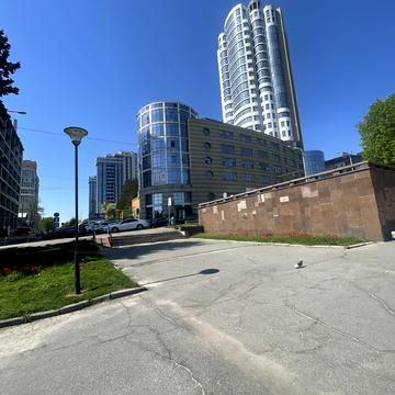 Дмитра Яворницького просп. (Карла Маркса), 5