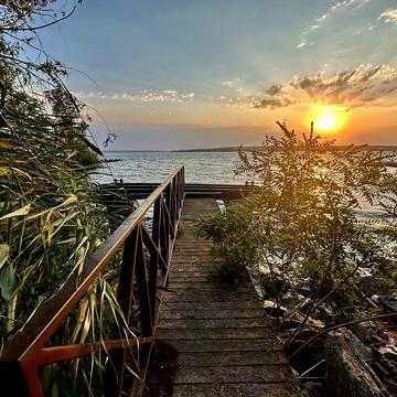 Оренда будинку 3 спальні , на березі дніпра