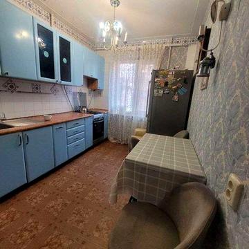 Продам трехкомнатную квартиру по ул. Королева