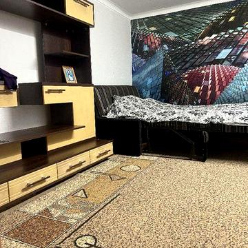 Здам пол дома в самом центре Мерефы.