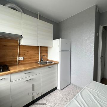 Зелена вул., 1