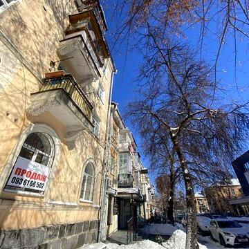 Продаж класичноі 3х сталінки з ремонтом  в Центрі