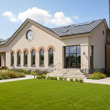 Цегляний будинок під реконструкцію + 24 сот біля траси Київ-Чоп