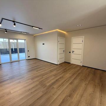 Продаж сучасного таунхауса з ремонтом у Підгайцях.