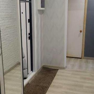 Продам 2-кімнатну квартиру, мікр. Індустріальний 69