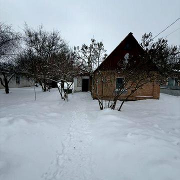 Будинок з ділянкою 10 соток