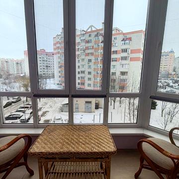 Простора квартира на Поділлі