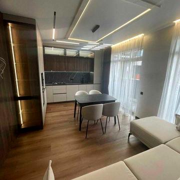 Продаж 2 км квартири на вулиці Торговиця в центрі ЖК Централ Хол