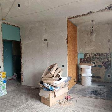 Продам 2 ком. Сталинка