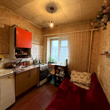 Леоніда Каденюка просп. (Юрія Гагаріна), 13