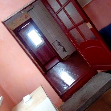 Продам пів будинку