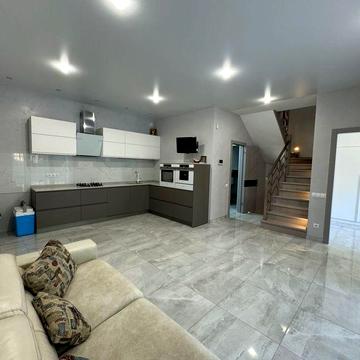 Современный таунхаус с новым стильным  ремонтом! Ключи!