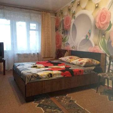 Сдам  2-х кім квар потижнево, помісячно     Соборна 16 для Військових