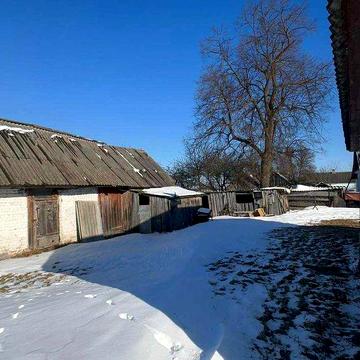 Продам будинок, і земельну ділянку 50 сотих біля будинку.