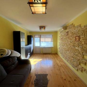 Оренда 2 кімнатної з автономним опаленням та меблями