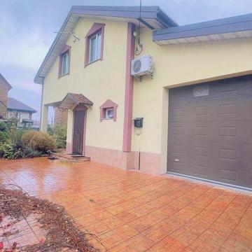 Продам 2пов.будинок з гаражем та підвалом, на Радужному масиві.