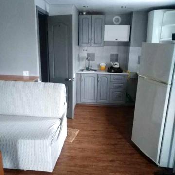 Сдам 1 ком гостевой домик, спальня и кухня студия на Ефима Геллера