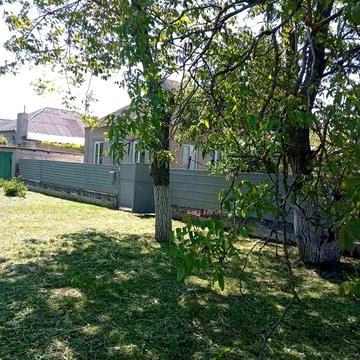 Тільки продаж! Будинок довготривалий час в орендіПродам добротный