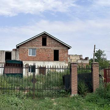 Продам будинок з великою придомовою територією