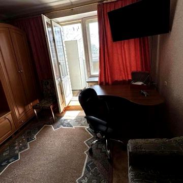 Інститут звʼязку  поруч з АТБ вільна тепла квартира