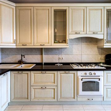 Двірська вул., 20