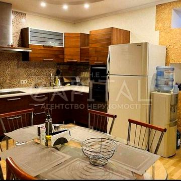 5к.квартира, вул.Ахматової  .Генератор +інвертор 10 квт !