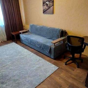 Затишна 3-кімнатна квартира з ремонтом, 6 хв. до метро, Олексіївка