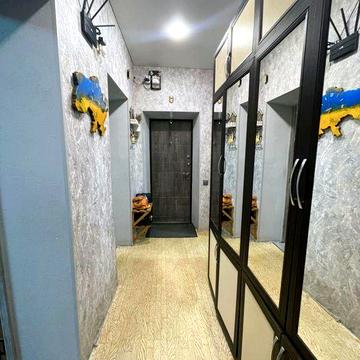 Продаж 3-х кімнатної квартири в Озерному