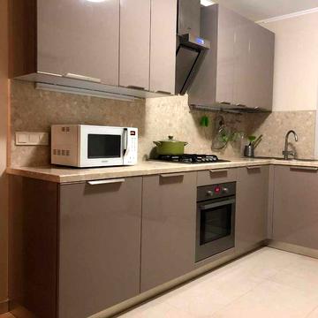 Будинок у місті. Виноградар, Вітряні Гори,площ. Шевченка. Ліс, озеро.