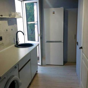 Яворницького вул. (Комсомольський), 24