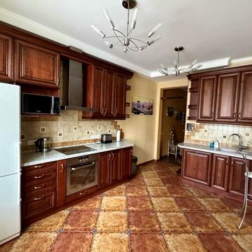 Щекавицька вул., 30/39