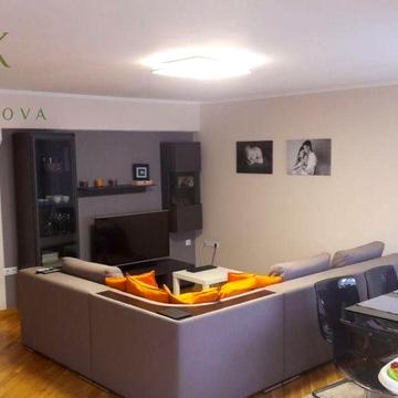 Продам 2-к квартиру,вул Пасічна 62 А З ремонтом !