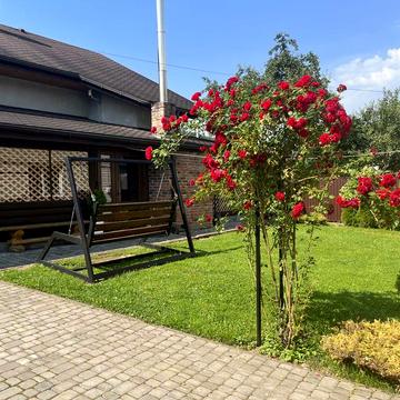 Відпочинок в Славську . Оренда будинку в Карпатах. Окремий котедж на 7