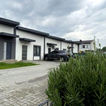 Продаж котеджу з частковим ремонтом