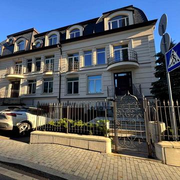 Оренда ТаунХаус Офіс 700 м2 8 кімнат Печерський р Укриття Автономність