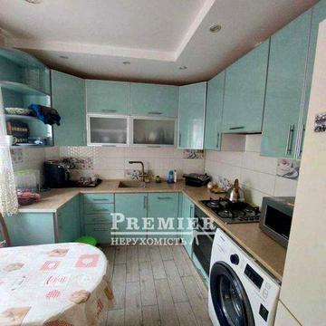 3-кімнатна квартира 96 м² з ремонтом у центрі Одеси