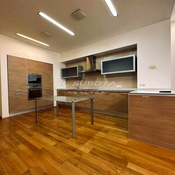 Аренда 4-комнатной квартиры ЖК «Башни». Центр, парк Шевченко