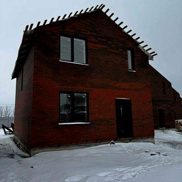 Продам 2 поверховий будинок на пров.Каденюка 1584