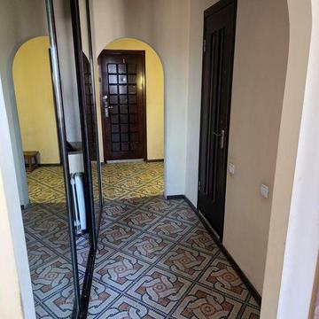 Продам 1 кімн 43м2 перероблена в  2 кімн квартиру, мкр 5 Зарічний 69, ЖК 5й Зарічний