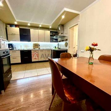 Продам велику 3 кімнатну квартиру з ремонтом 84м2