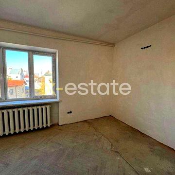 Продаж 2к Квартира Братів Дужих (Комарова) вулиця