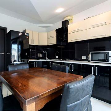 Оренда 2 к в самому центрі міста Хотинська 12