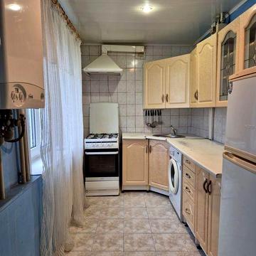 Сдам  4 к  квартиру,р-н Центра с А.О